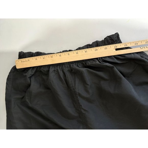 Vintage Nike Medium Basketball Shorts Gym Red Swoosh Black Logo Pull On Mens - Picture 4 of 11